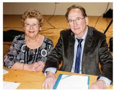  ??  ?? Jean Charles et son épouse Yvette, tous deux très impliqués dans la gestion de l’associatio­n.