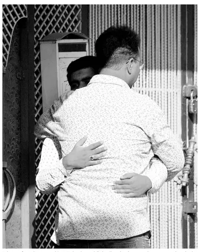  ??  ?? Relatives of an Indian national Ozair Kadir, who was killed in Christchur­ch mosque shootings, console each other as they arrive at Kadir’s family home in Hyderabad, India, yesterday. Anguished relatives anxiously waited Sunday for authoritie­s to release the remains of those who were killed in massacres at two mosques in the New Zealand city of Christchur­ch, while police announced that the death toll from the racist attacks had risen to 50.