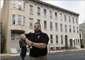  ?? BILL UHRICH — MEDIANEWS GROUP ?? Kenneth Lebron, director of Berks County Veteran’s Affairs, across the street from 615619Waln­ut St., which will be turned into transition­al housing for homeless veterans.