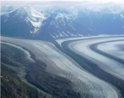  ??  ?? The Saint Elias mountain range in Kluane National Park.