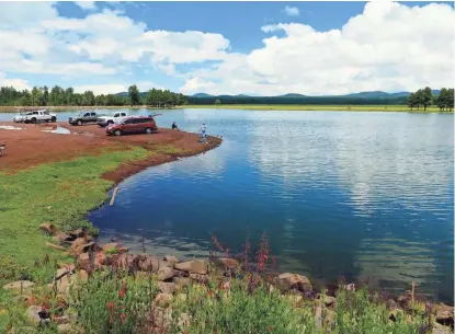  ?? T ROGER NAYLOR ?? Horseshoe Cienega is located just a mile from 260 and makes a good spot for anglers with limited mobility.