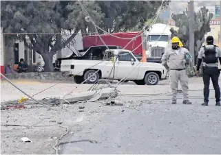  ?? CORTESÍA ?? Un poste que estaba dañado ocasionó el accidente.