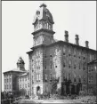  ?? (Photo courtesy of the Butler Center for Arkansas Studies) ?? The front entrance to the Arkansas Lunatic Asylum.