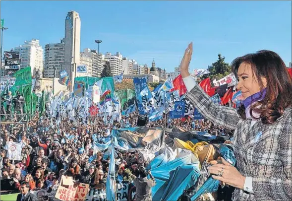  ?? AFP ?? La presidenta Cristina Fernández, el viernes, en Rosario, durante el acto principal del día de la bandera