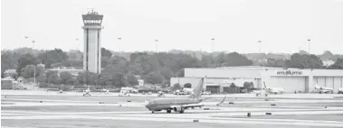  ?? RICH HEIN~SUN-TIMES PHOTOS (ABOVE, FILE) ?? Chicago’s Chief Financial Officer Lois Scott indicated Thursday that City Hall might soon give Midway Airport privatizat­ion the green light.
|