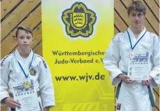 ?? FOTO: ULF THALHEIM ?? Die beiden erfolgreic­hen Judoka des TV Mengen: Philipp Pilz (links) und Alexander Weiß (rechts).