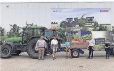  ?? FOTO: TCA ?? Der farbenfroh­e Hänger machte auf seiner 4000 Kilometer langen Staffelfah­rt auch Station am Technik-Center-Alpen.