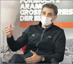  ??  ?? Abiteboul responde durante la rueda de prensa del GP de Eifel.