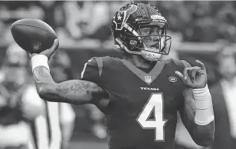  ?? Karen Warren / Staff photograph­er ?? Quarterbac­k Deshaun Watson does not anticipate any problems in handling the wet, windy and chilly conditions possibly awaiting the Texans on Saturday in East Rutherford, N.J.