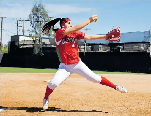  ?? CORTESÍA / YC ?? La cachanilla aún pelea por un puesto en la selección femenil de softbol