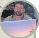  ??  ?? Nick Knowles gives Anne his pillow on show