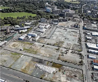  ?? IAIN McGREGOR/STUFF ?? The empty metro sports site where car parks will soon be allocated to healthcare workers.