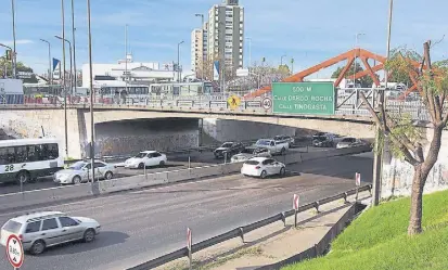  ??  ?? El puente de la avenida Beiró antes de la obra