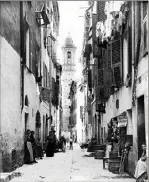  ??  ?? Au XIXe siècle, le quartier populaire du Vieux-Nice a l’accent italien.