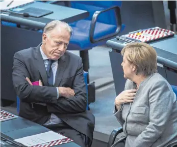  ?? FOTO: IMAGO ?? Jürgen Trittin (Grüne) ruderte am Morgen nach den Sondierung­sgespräche­n etwas zurück – vor allem was die Forderung von Bundeskanz­lerin Angela Merkels CDU, den Soli abzuschaff­en, angeht.