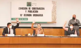  ??  ?? Comisión de Gobernació­n y Población de la Cámara de Diputados en sesión. Especial