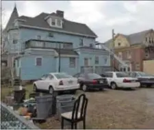  ?? DIGITAL FIRST MEDIA FILE PHOTO ?? Gbolahan Olabode was gunned down on the driveway of this Owen Avenue apartment building in Lansdowne on Jan. 4, 2012.