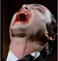  ?? ?? Dracula (Udo Kier) verspürt unstillbar­es Verlangen nach Jungfrauen