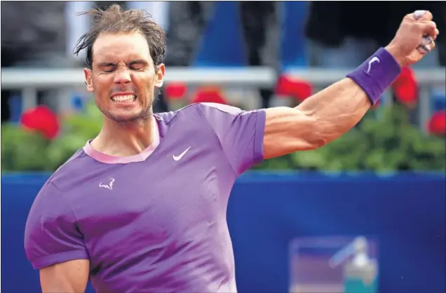  ??  ?? Rafa Nadal celebra con rabia la victoria lograda ayer ante Kei Nishikori en el Barcelona Open Banc Sabadell, casi igual de sufrida que la del miércoles contra Ilya Ivashka.