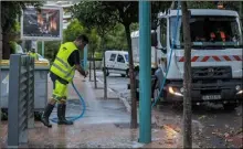  ?? Ville de Menton) ?? Nettoyage du Careï par les services de la Ville.(Photo