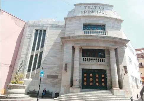  ?? FOTO CRESCENCIO/TORRES ?? El teatro Principal ubicado en calle Cantarrana­s estará de plácemes.