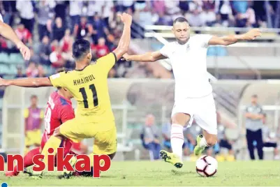  ??  ?? AKSI terakhir Junior sebelum meledakkan gol kedua Sabah. -Gambar ihsan Media SAFA