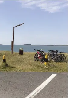  ??  ?? Travelling by bike to Rosses Point last Saturday. Pic: Donal Hackett.