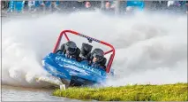  ?? PHOTO / SHOT360 PHOTOGRAPH­Y ?? Christchur­ch owner-driver Si Gibbon and his Whanganui navigator Donna Candish guide their Novus Glass craft to the 2020-21 New Zealand Jetsprint A-class title.