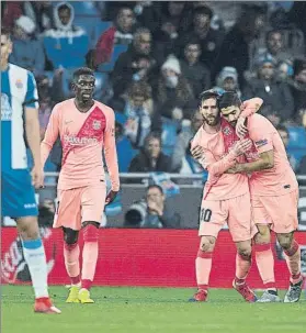  ?? FOTO: PERE PUNTÍ ?? Dembélé, Messi y Suárez, en la goleada del Barça al Espanyol