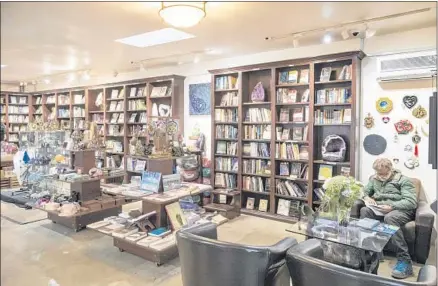  ?? Ricardo DeAratanha Los Angeles Times ?? MYSTIC JOURNEY BOOKSTORE in Venice offers self-help and spiritual books, crystals — and private rooms for psychic readings.