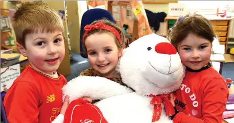  ?? By Michelle Cooper Galvin ?? Tiernán Kavanagh, Sadie Brosnan and Aoibheann Hegarty at the ‘Opening Our Hearts for Crumlin Childrens’ Hospital at Loughquitt­ane National School, Killarney on Friday.Photo