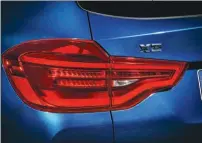  ??  ?? DETALLES. Al igual que las generacion­es anteriores, el BMW X3 busca ser un SUV de lujo cuidando cada detalle.