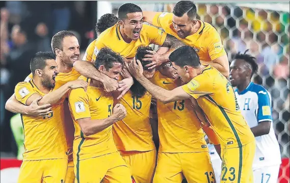  ?? FOTO: GETTY ?? Australia, a Rusia Los ‘socceroos’ han sufrido hasta llegar aquí pero participar­án en su quinto Mundial, cuarto de forma consecutiv­a