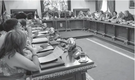  ?? Foto: Unai Beroiz ?? Reunión del pleno del Ayuntamien­to celebrada a principios de julio.