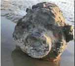  ??  ?? ● The bomb was washed up