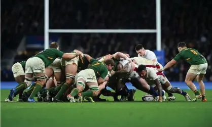  ?? ?? England scrum down against South Africa during last year’s autumn internatio­nal series. Photograph: Patrick Khachfe/JMP/Shuttersto­ck