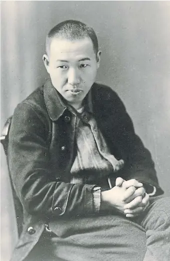  ?? ?? De Kenji Miyazawa (1896-1933) pueden leerse los relatos de
Tren nocturno de la Vía Láctea.