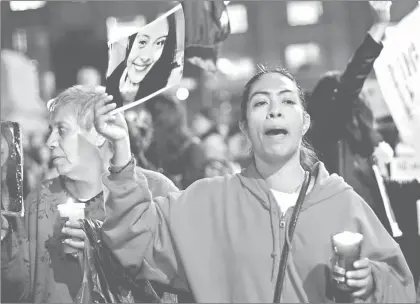  ?? Foto Yazmín Ortega Cortés ?? Marcha de colectivos feministas para exigir justicia por feminicidi­os, el primero de noviembre