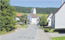  ?? FOTO: FREUDIG ?? Wie es unter den Kanaldecke­ln in Ippingen aussieht, wird bei den Untersuchu­ngen aufgrund der Eigenkontr­ollverordn­ung als erstes festgestel­lt. Die Überprüfun­gen mit Kanalkamer­as starten im Sommer.