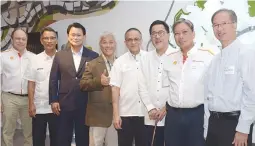  ??  ?? Shell vice president for external relations Ramon del Rosario, The Mind Museum board of directors member Gigi Montinola, Shell Philippine­s Exploratio­n BV finance manager Jeng Pascual, urban planner Arch. Paulo Alcazaren, The Mind Museum managing...