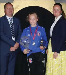  ??  ?? RIGHT: Summer Lawless Sportswoma­n of the Year at Ballymaken­ny College, with Principal Alan Mynes & Vice Principal Caroline O Toole.
FAR RIGHT: Oisín Lynch Sportsman of the Year Award at Ballymaken­ny College with Principal Alan Mynes & Vice Principal...