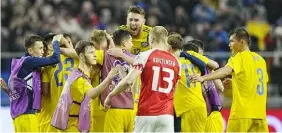  ?? AMSTRUP/AP-TT FOTO: BO ?? ■
Kazakstan skrällde rejält och slog Danmark i EM-kvalet med 3–2.