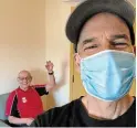  ?? JOEL RUBINOFF WATERLOO REGION RECORD ?? Socially distanced reunion: columnist Joel Rubinoff visits his dad in a long-term-care facility for the first time since the pandemic started.