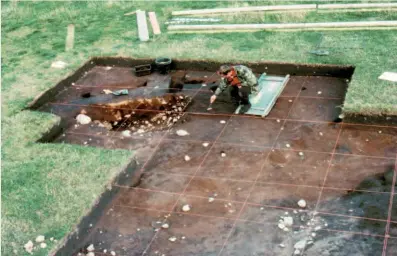  ??  ?? Nethermill­s excavation in 1981, showing the thin cover of ploughsoil