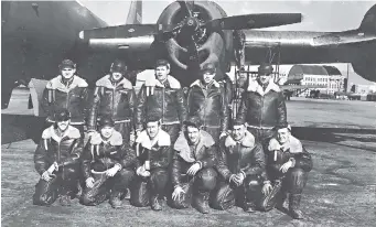  ?? COURTESY OF JANET MARIE OLSON ?? Francis Nye is pictured here with the crew of the “Kickapoo II” B-29 bomber.