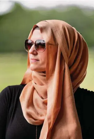  ?? Marie D. De Jesús / Staff photograph­er ?? Heather Elsayed converted to Islam, and wearing a hijab is part of her identity and roots her in faith.