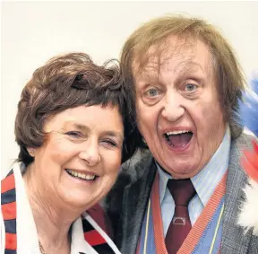  ??  ?? > Ken Dodd with wife Anne, who he married just before he died