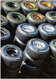  ??  ?? 50 000 Reifen verbrauche­n die Rennwa gen der Formel 1 in einem Jahr.
