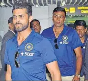  ??  ?? Ravindra Jadeja (front) and R Ashwin arrived in Kolkata on Tuesday for the second Test against New Zealand. PTI PHOTO