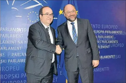  ?? LARA MALVESA / EFE ?? Miquel Iceta con el presidente de la Eurocámara, Martin Schulz, en Bruselas